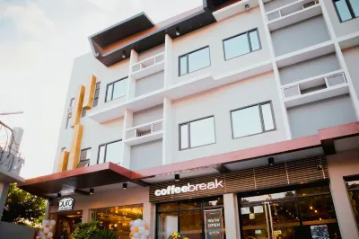Aura Condotel Hoteles en Roxas