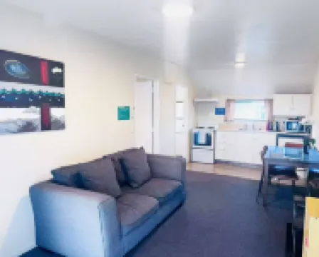 Merivale Court One Bedroom Apartment-Unit7