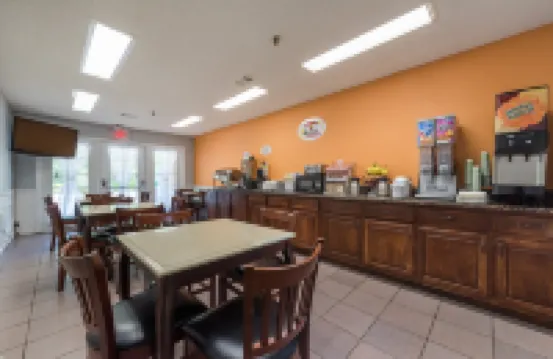 Super 8 Alexander City Alabama - Motels
