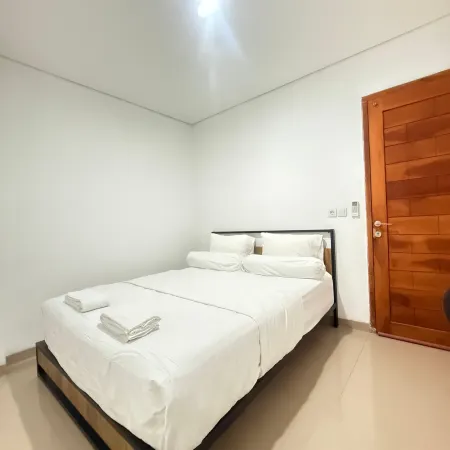 HomeStay Room in Bali Near Sanur Beach Отели рядом с достопримечательностью «Пляж Пенджембак»