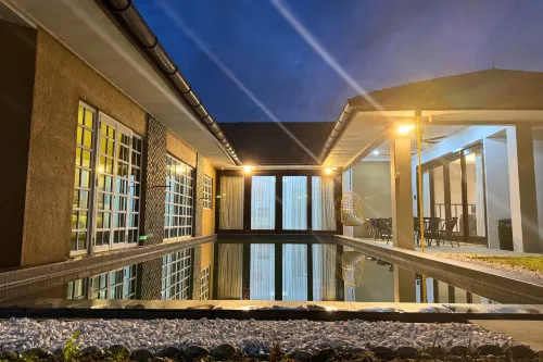 25P Muji | Black & White Kajang Villa with 100" TV