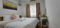 The Lee Hotel