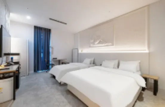 HOTEL ROAD Hotels in 