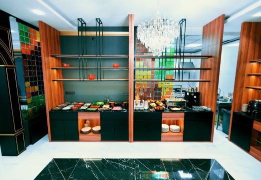 콘티넨트 럭셔리 스위트 사카리야