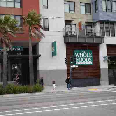 Cozy 2BR Apartment, Totally Private With Parking, Convenient Public Transit Hotel Exterior