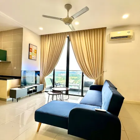 D’Pristine 4 bed room opposite legoland and medini