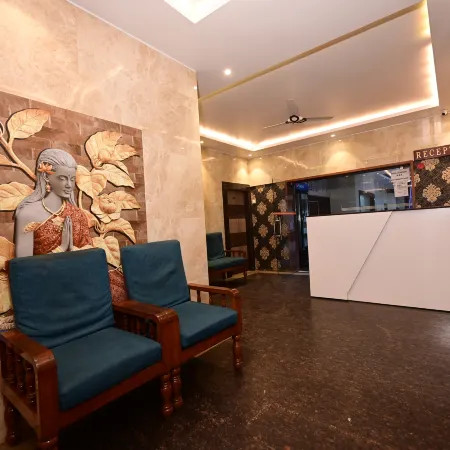 Hotel Venkatesh Отели рядом с достопримечательностью «Храм Бхарат Мата»