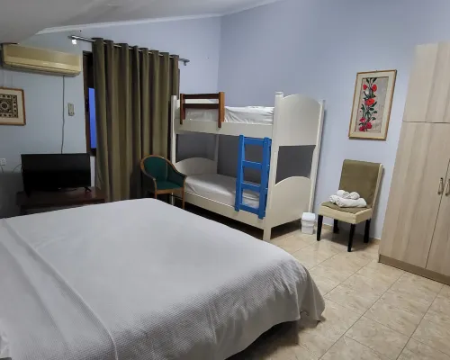 Jon rooms Hotels in Himare