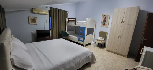 Jon rooms