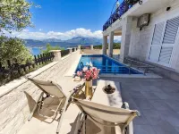 Villa Mare - Pools