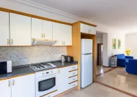 Nando Villa Walk toMerit Park & Kaya Palazzo by HK -  case vacanza in affitto