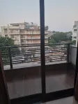 Star Residency Studio room near Medanta Hospital - New