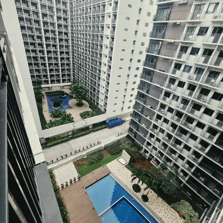 Stay near Mall of Asia, MOA Arena, SMX PICC & NAIA - Sofia Suite