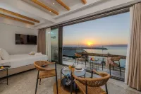 Soho SeaFront Suites