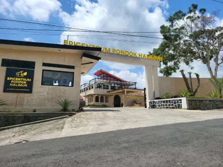 Epicentrum Pondok Halimun Resort And Resto,Agrowisata Pondok Halimun Отели в г. Sukalarang