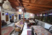 Pacha Cave House