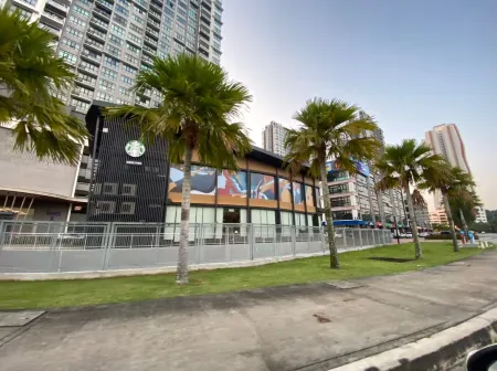 CONEZION BY FEEL HOME Отели рядом с достопримечательностью «Палм Гарден Голф Клаб»