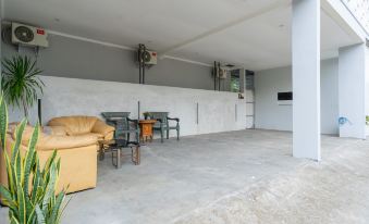 ELBA Guesthouse Near UNNES By ARBA