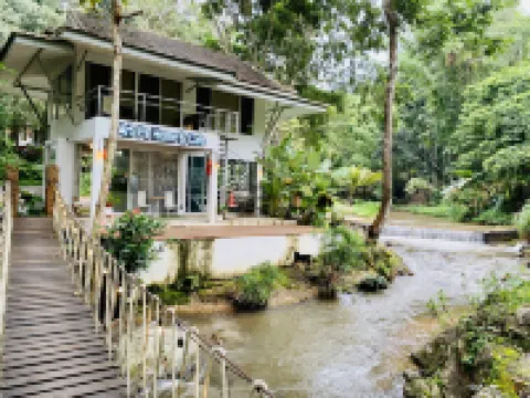 อาบป่า โฮม แอนด์ คาเฟ่ ณ แม่ออน โรงแรมในอำเภอ แม่ออน