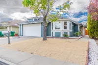 Modern Western Retreat Pet Friendly 4 bed 2 bath
