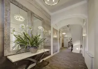 Albany Hotel