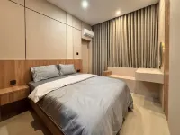 Hendi Homestay E No 8 Puriloka1 Отели в г. 