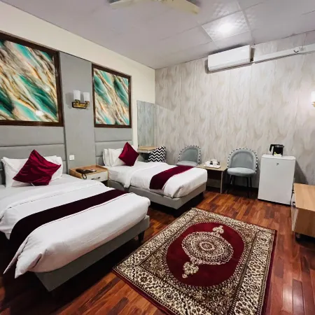 Hotel Posh Pavillion Отели рядом с достопримечательностью «Парк Анкара»