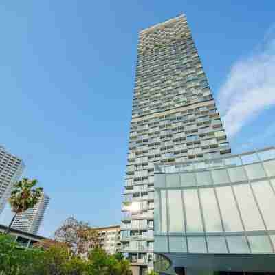 Luxury 2BR Sea View Apartment with Private Lift and Free Parking Hotel Exterior