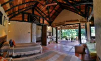 Kanha Earth Lodge - Homestays