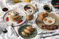 Oz Hotel Collection - breakfast