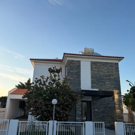 Entire villa with private pool near the beach