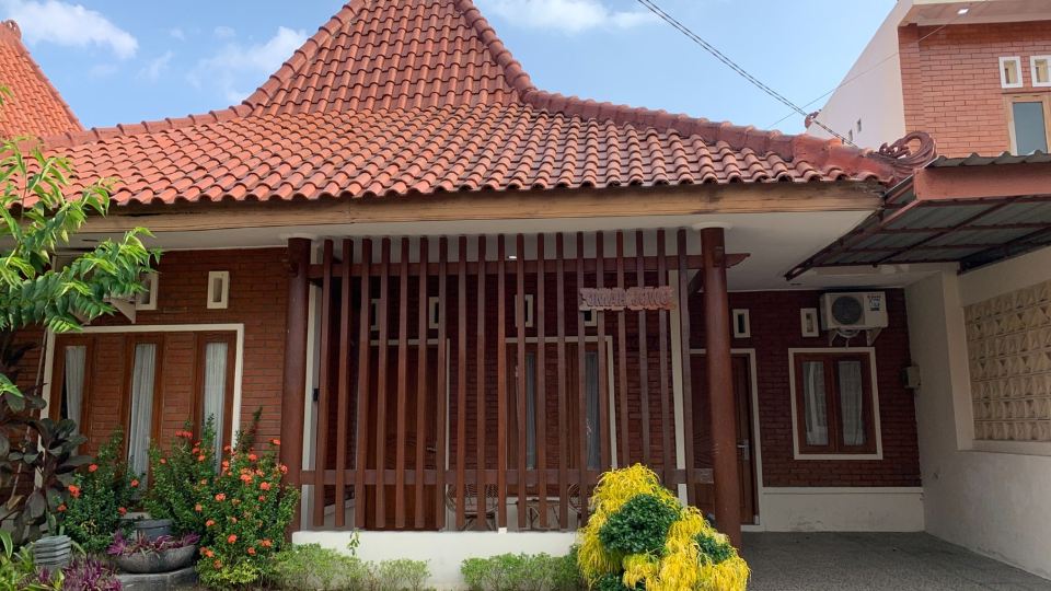 Omah Jowo Villa By Sewain