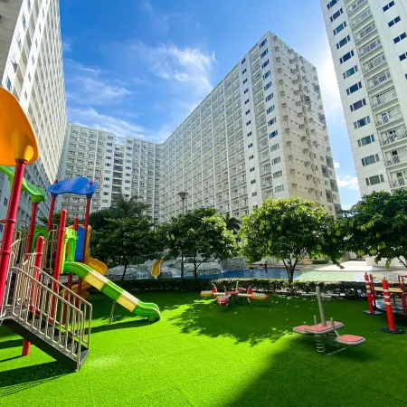 Stay near Mall of Asia, MOA Arena, SMX PICC & NAIA