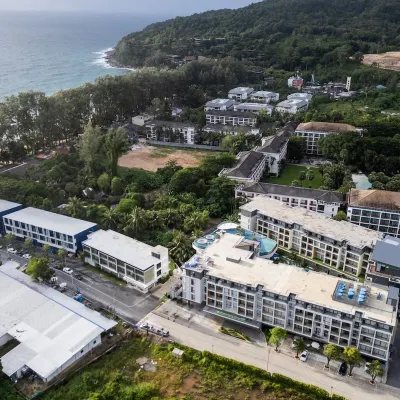 奈通海灘海濱一室公寓(Beachfront studio near Naithon beach) 鄰近那松海灘的酒店