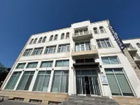 家庭飯店 8 Ноября附近的飯店