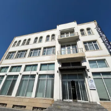 The Family Hotel – Free Massage Отели рядом с достопримечательностью «Крепость Рамана»