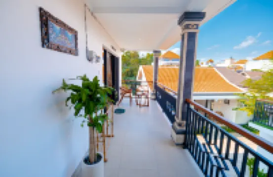 Crystal Flow Guest House & Apartment Canggu