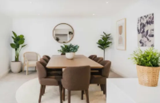 Stylish 4BR City Retreat Walk to CBD & Opera House