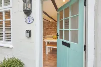 Host & Stay | Dolphin Cottage 1736 فنادق في 