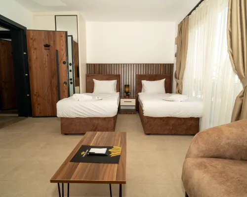 Crown Salamis Suites โรงแรมในฟามากุสตา