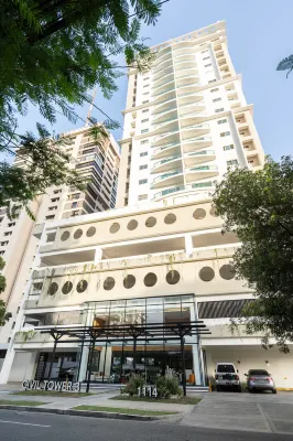 City Escape with Pool, Gym & Spa - Homestays