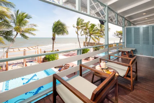 วิลล่าติดชายหาด พักสูงสุด 28 ท่าน 6 ห้องนอน 2 สระนํ้า