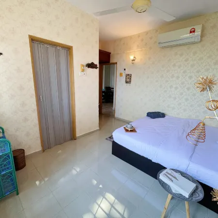 Beachfront Bliss with 3BR Sea View Glory Beach PD