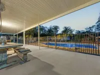 Luxury Retreat with Resort Pool, Home Cinema Các khách sạn ở 