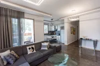 Black Jack Apartment next to Chamada Hotel Casino by HolidayKeys - parking