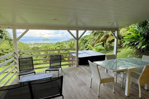 Habitation Pineau - Sea View Duplex with Private Hot Tub, Deshaies - 4星級