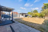 Luxury 4BR Heathrow Home | Parking | Near T4, T5 - 2-Star