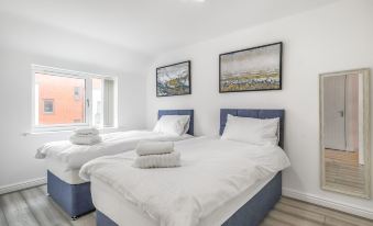Fast Wi-Fi | Free Parking | 10 Mins to City Centre
