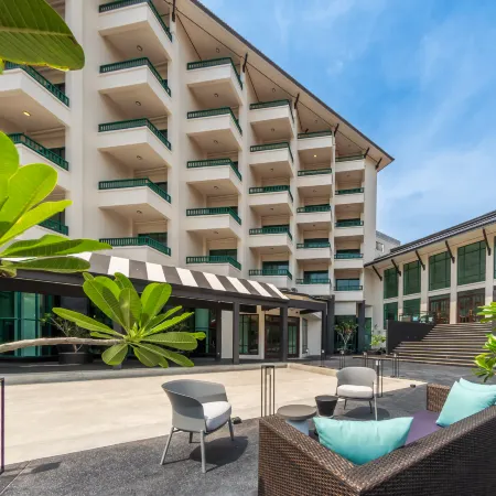Solis Beach Hotel Rajamangala