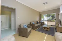 Coast Haven Busselton – Bright, Retreat Near Beach Hotels in Geographe
